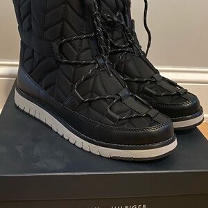 Tommy Hilfiger Black Quilted Winter Lace-Up Boots with White Outsole